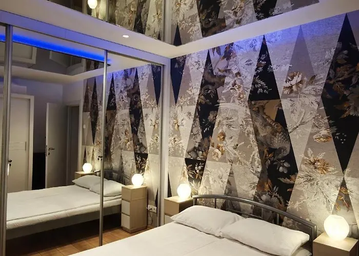 House Of Mirrors * Belgrad